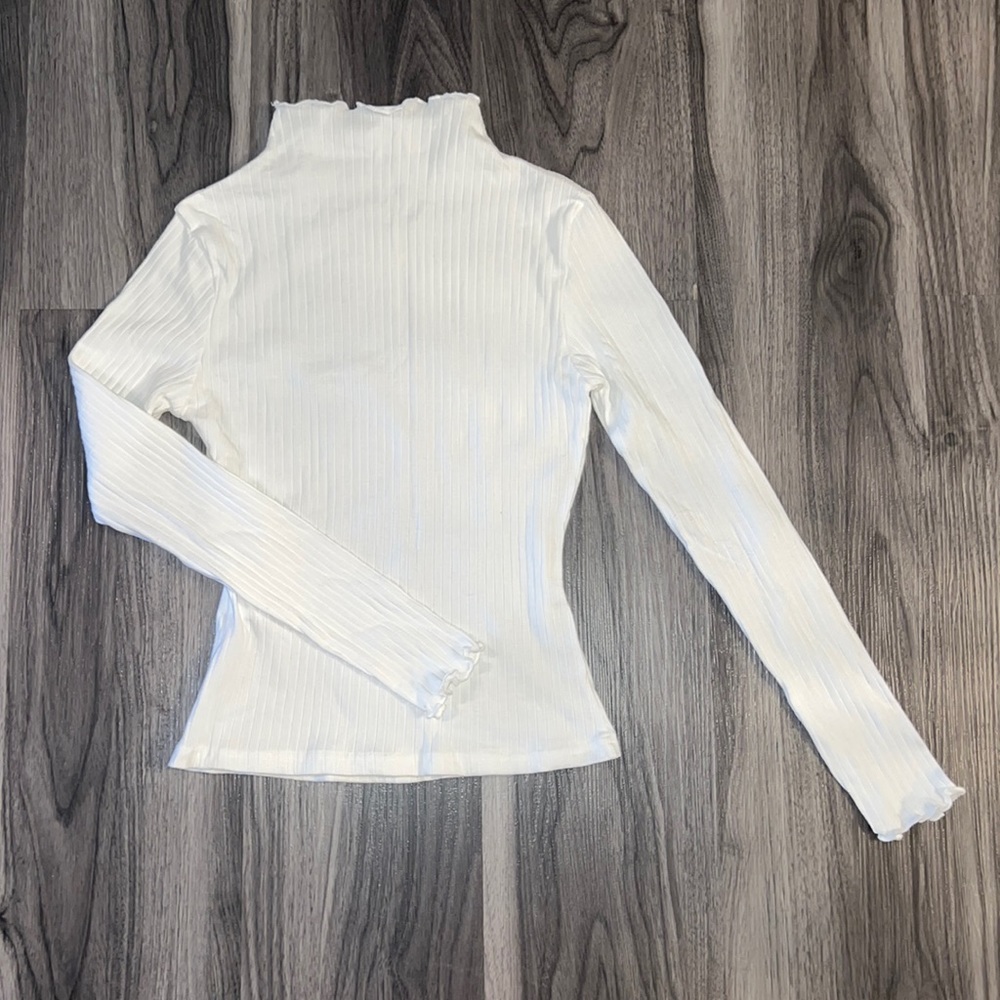 white shein long sleeve crop